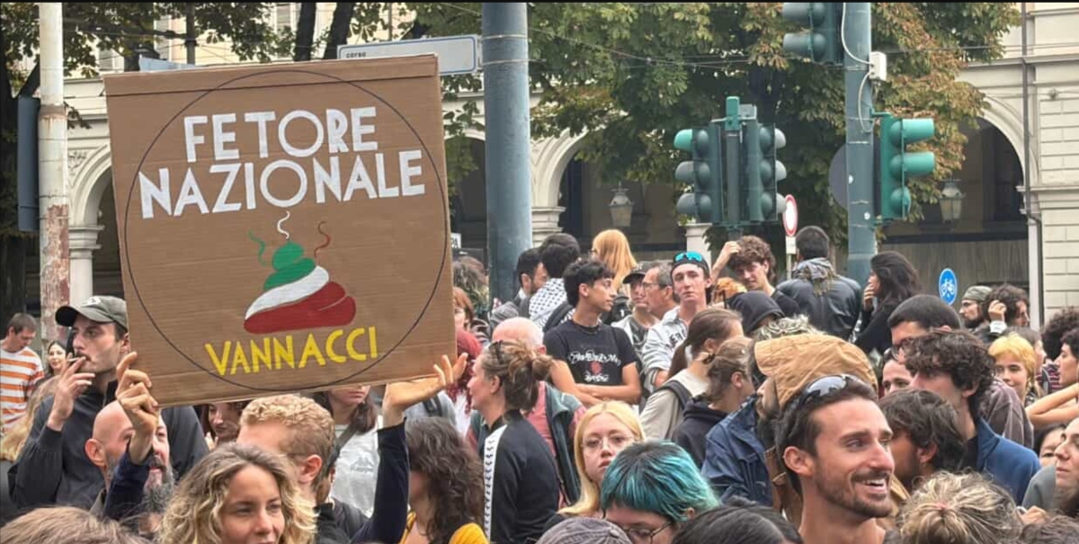 vannacci finisce male al convegno urla e insulti video da Tvzap.it vannacci finisce male al convegno urla e insulti video