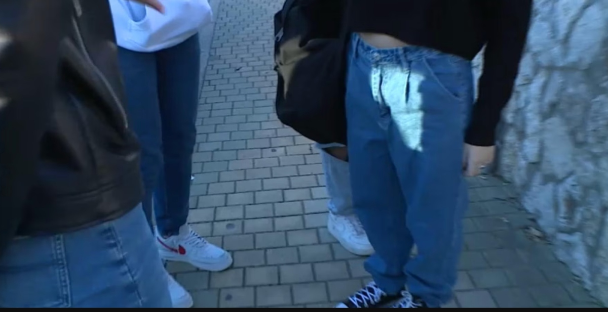studente di 14 anni pianifica l8217aggressione alla prof l8217arma nascosta a scuola da Tvzap.it studente di 14 anni pianifica l8217aggressione alla prof l8217arma nascosta a scuola