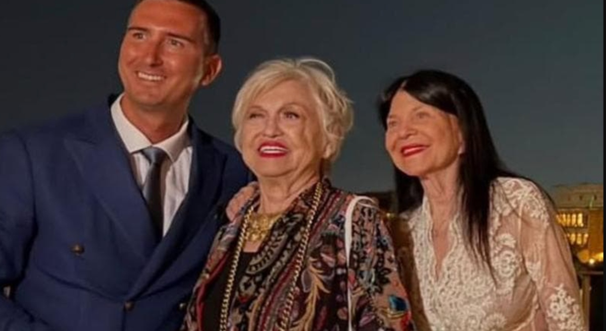 wanna marchi e stefania nobile ricevono il premio della cultura ma finisce male 232 bufera da Tvzap.it wanna marchi e stefania nobile ricevono il premio della cultura ma finisce male 232 bufera