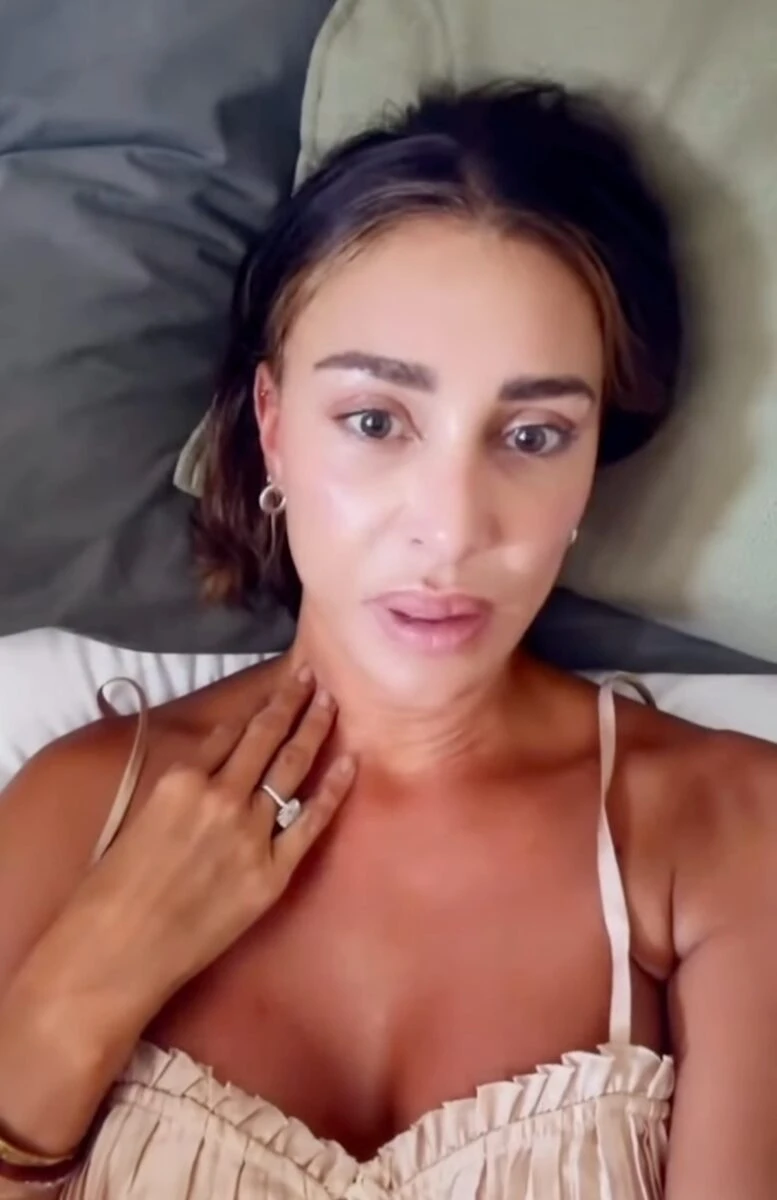 ora devo dirvi tutto belen rodriguez rompe il silenzio dopo le indiscrezioni choc di fabrizio corona su di lei e ignazio moser da Tvzap.it ora devo dirvi tutto belen rodriguez rompe il silenzio dopo le indiscrezioni choc di fabrizio corona su di lei e ignazio moser
