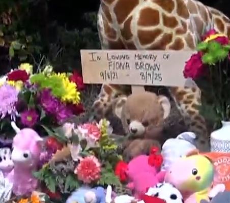 Milford, bimba di 3 anni muore in auto sotto il sole: smentita la versione della madre, cosa rischia ora