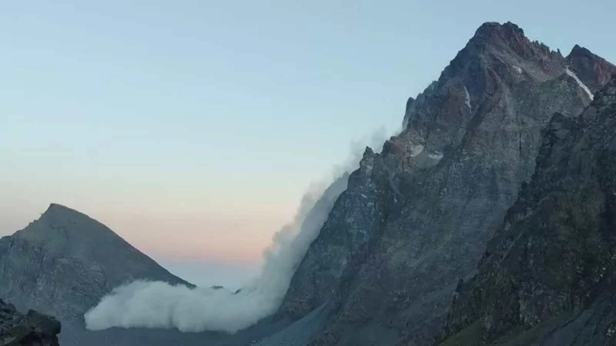 italia un boato poi la montagna viene gi249 i blocchi volavano soccorsi in azione da Tvzap.it italia un boato poi la montagna viene gi249 i blocchi volavano soccorsi in azione