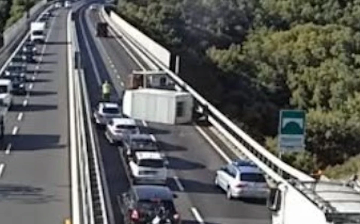 una tragedia incidente mortale chiuso il tratto autostradale chilometri di code e soccorsi sul posto da Tvzap.it una tragedia incidente mortale chiuso il tratto autostradale chilometri di code e soccorsi sul posto