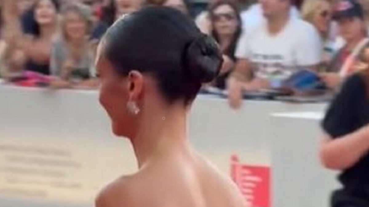 che vergogna festival di venezia imbarazzo per la splendida attrice 8216via8217 dal red carpet da Tvzap.it che vergogna festival di venezia imbarazzo per la splendida attrice 8216via8217 dal red carpet