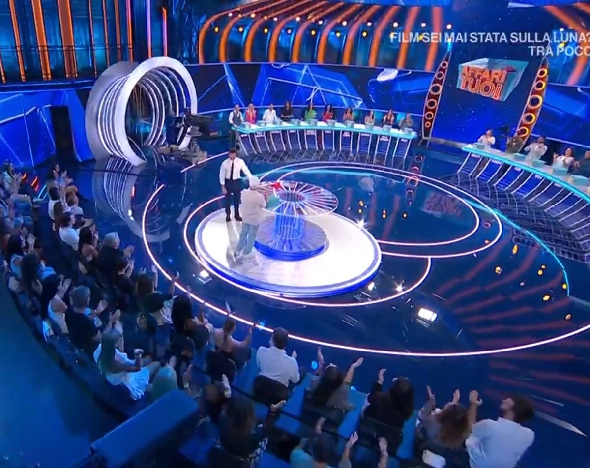 scusa stefano8230 affari tuoi herbert ballerina gela studio e de martino l8217annuncio a inizio puntata da Tvzap.it scusa stefano8230 affari tuoi herbert ballerina gela studio e de martino l8217annuncio a inizio puntata
