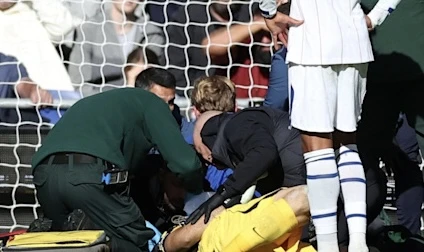 scontro choc durante la partita botta alla testa attimi di paura rimane a terra8230 da Tvzap.it scontro choc durante la partita botta alla testa attimi di paura rimane a terra8230