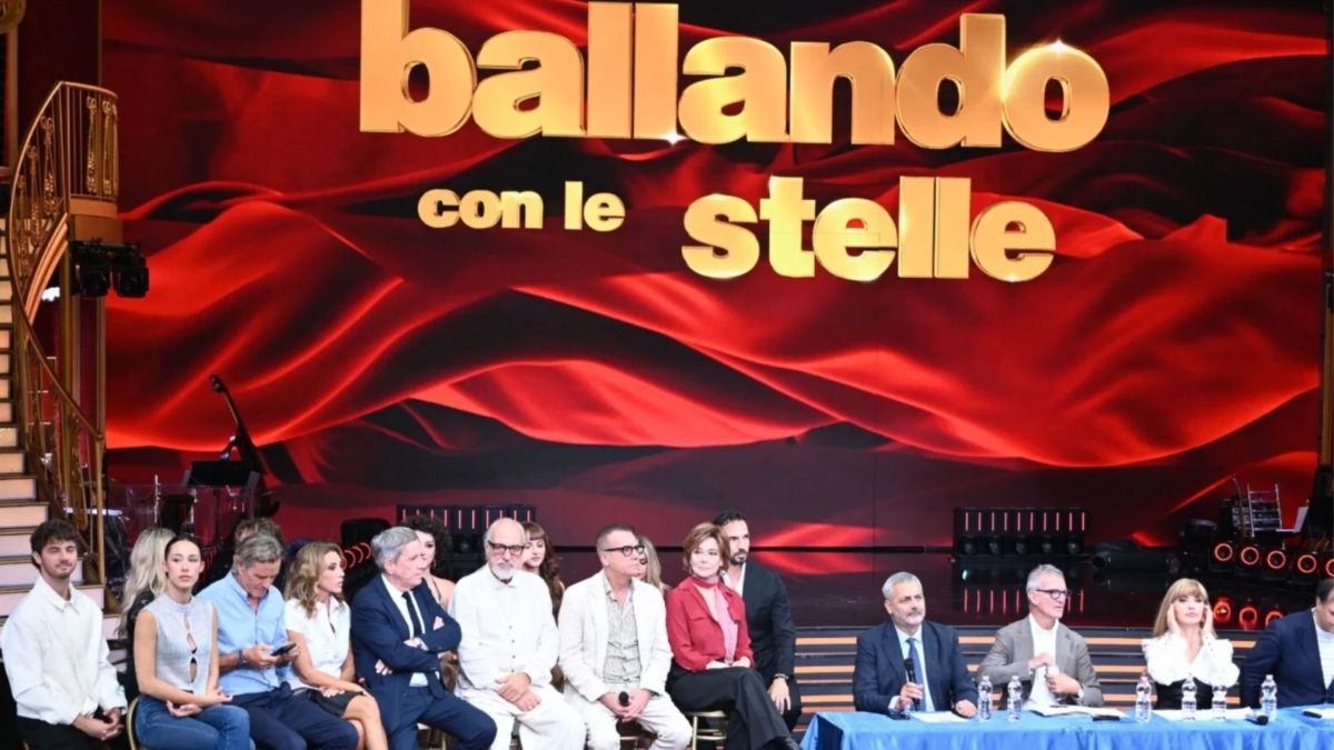 200 gi224 nato un triangolo ballando con le stelle la bomba di milly carlucci da Tvzap.it 200 gi224 nato un triangolo ballando con le stelle la bomba di milly carlucci