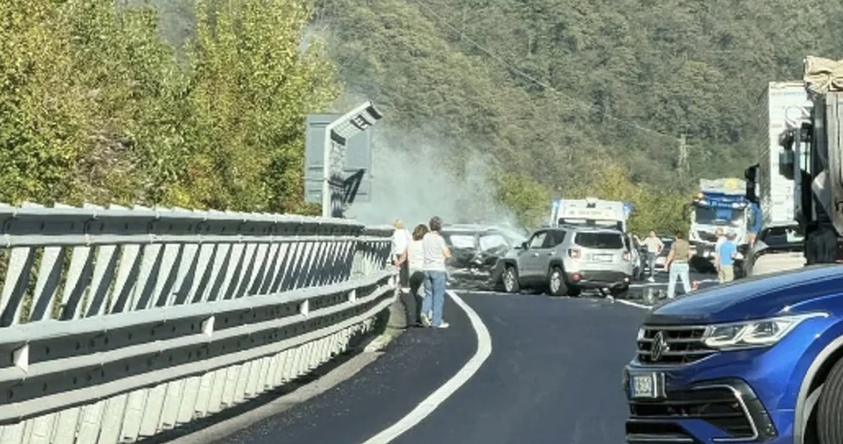 terribile incidente pi249 auto coinvolte situazione grave da Tvzap.it terribile incidente pi249 auto coinvolte situazione grave