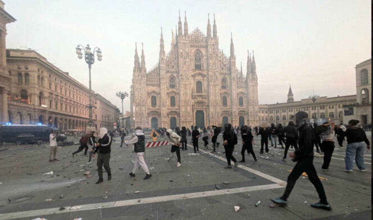 scontri a milano chi sono e da dove arrivano i 12enne che hanno devastato il centro da Tvzap.it scontri a milano chi sono e da dove arrivano i 12enne che hanno devastato il centro