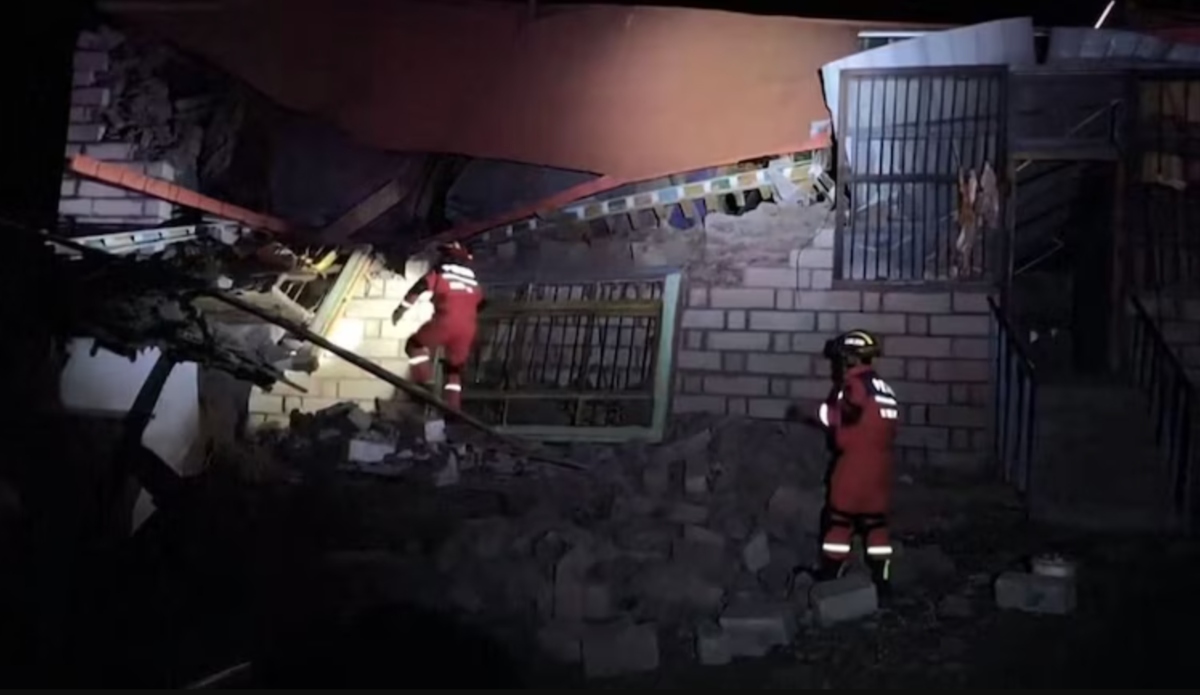 Terremoto magnitudo 7: morti e decine di feriti Terremoto magnitudo 7: morti e decine di feriti
