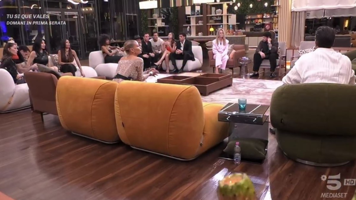 sei fuori saluta tutti grande fratello vip il concorrente top eliminato pubblico senza parole da Tvzap.it sei fuori saluta tutti grande fratello vip il concorrente top eliminato pubblico senza parole