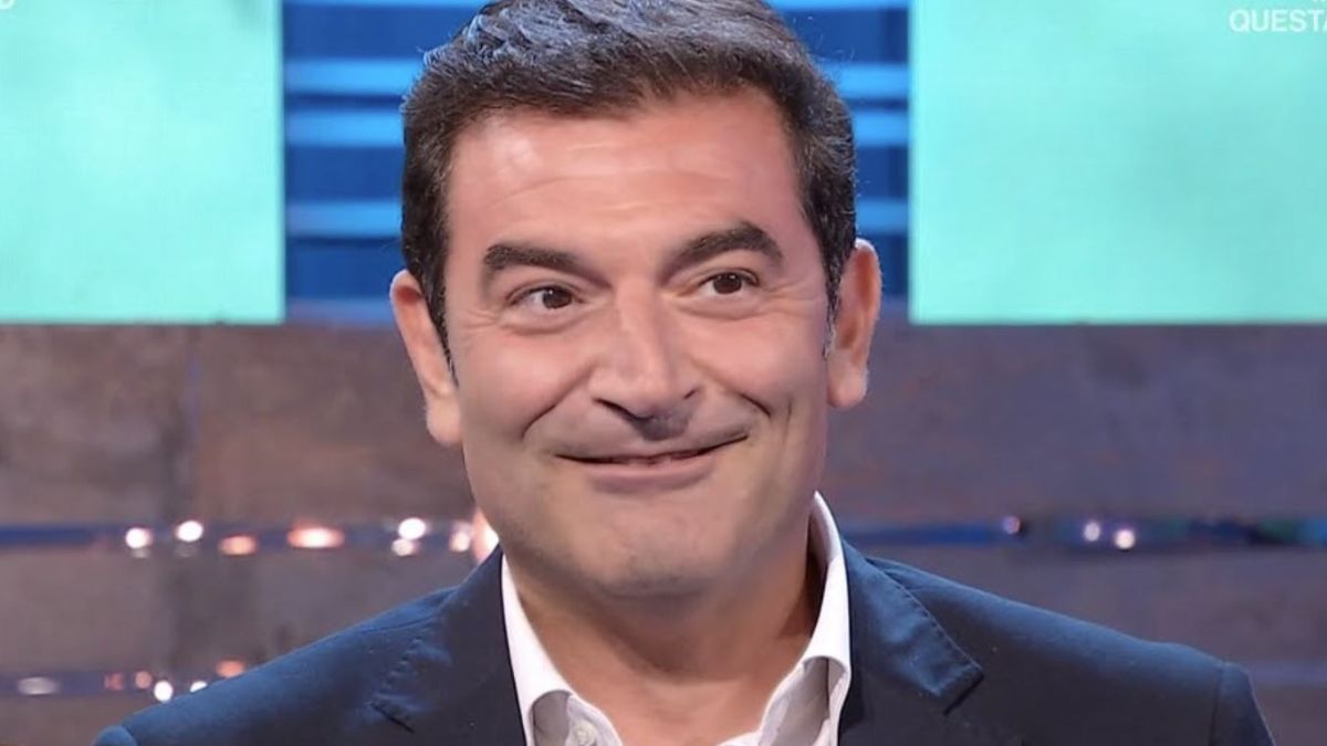sono sua sorella segreta max giusti la bomba della famosa spiazza tutti da Tvzap.it sono sua sorella segreta max giusti la bomba della famosa spiazza tutti