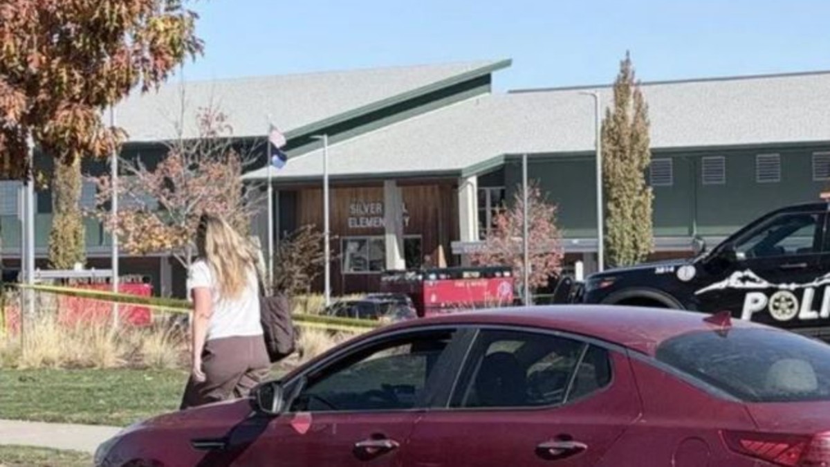 sparatoria in una scuola elementare ci sono morti chi 232 l8217aggressore da Tvzap.it sparatoria in una scuola elementare ci sono morti chi 232 l8217aggressore