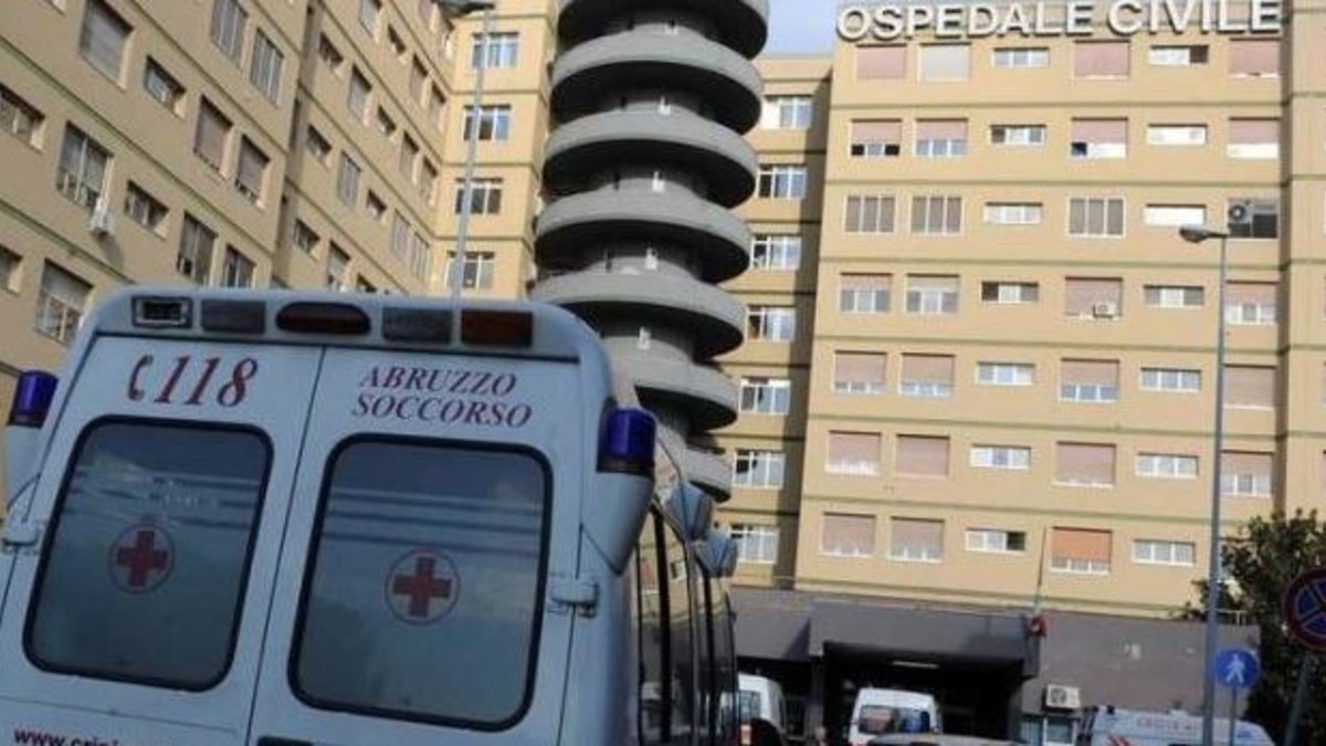 mangiano tonno e finiscono in ospedale dramma dopo il pranzo al ristorante da Tvzap.it mangiano tonno e finiscono in ospedale dramma dopo il pranzo al ristorante