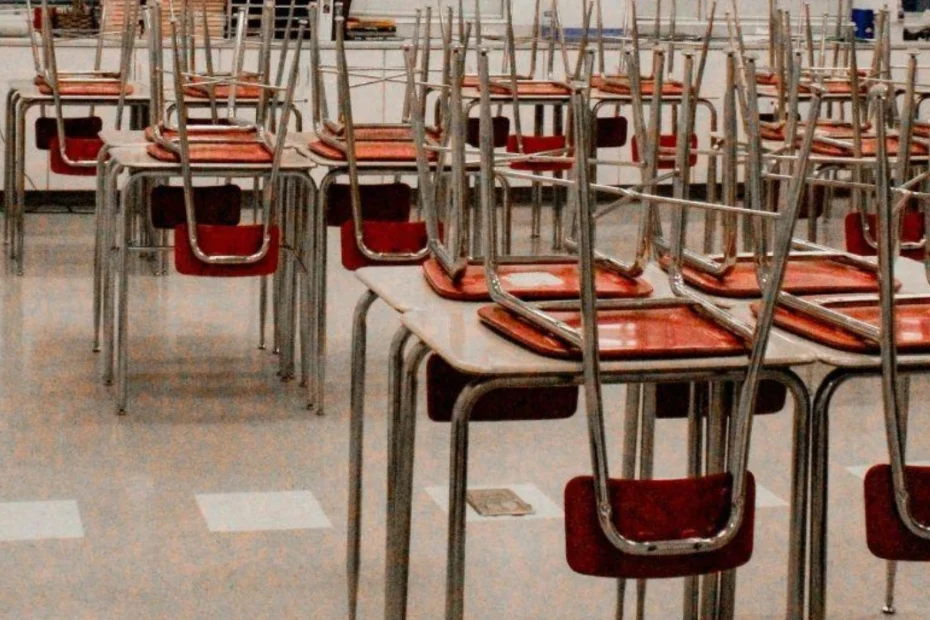 Studenti in classe: il 2 novembre 2026 le scuole restano chiuse in diverse regioni per la Commemorazione dei defunti