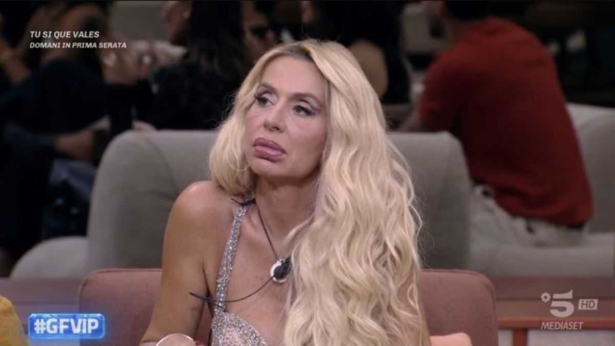 Grande Fratello Vip, Valeria Marini scoppia a piangere e vuole lasciare la Casa: cosa è successo